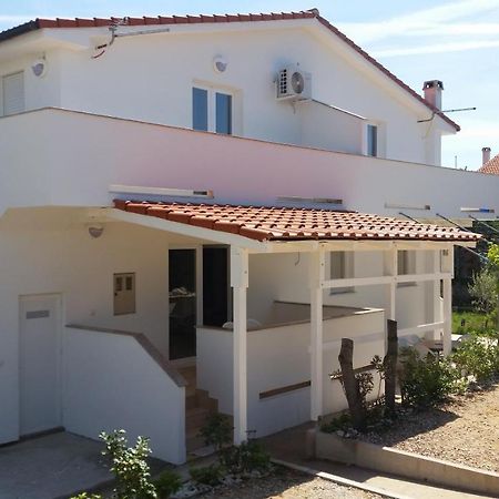 Apartments Maretic Mandre Exterior photo