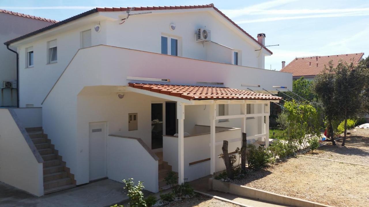 Apartments Maretic Mandre Exterior photo