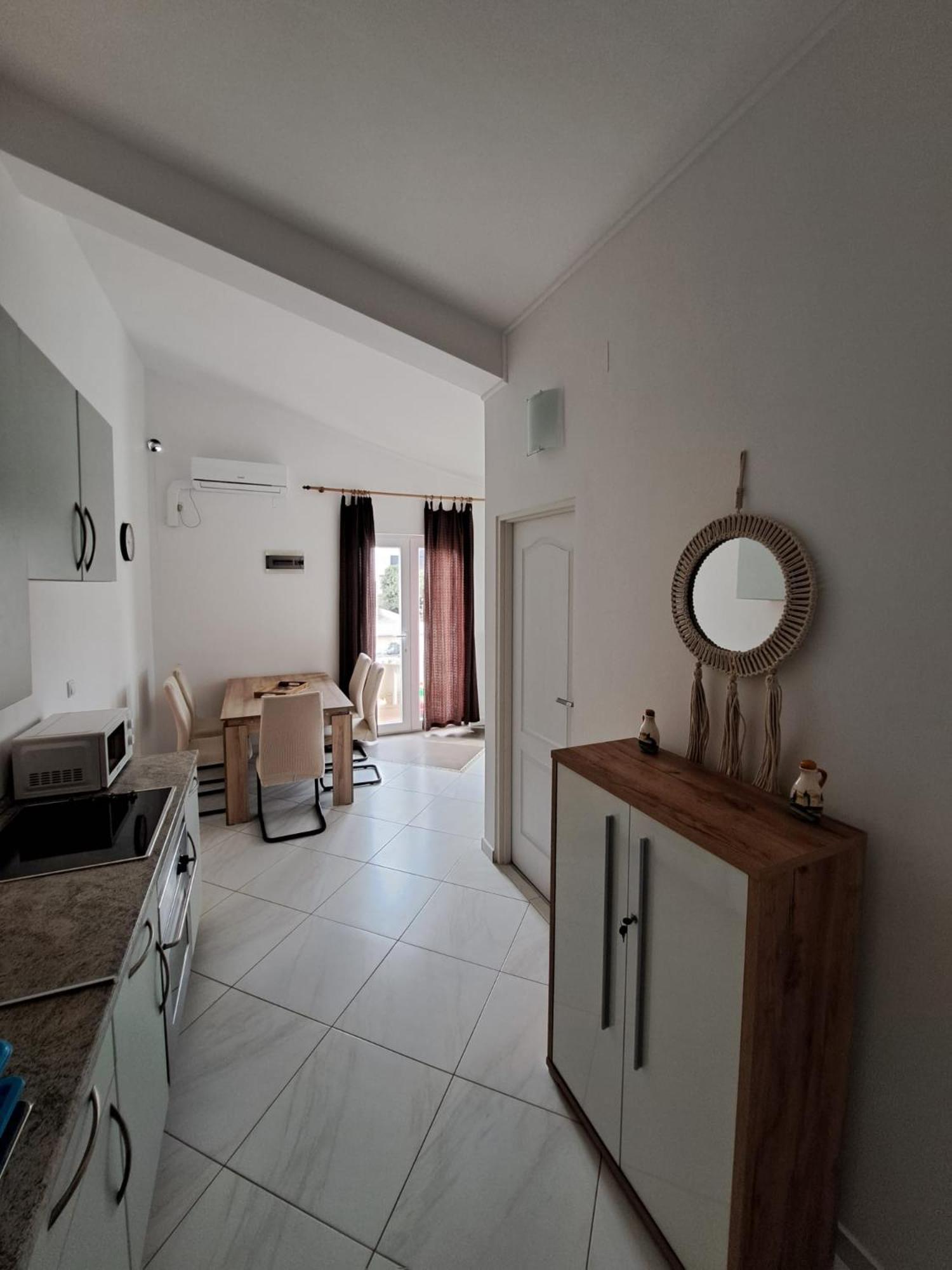 Apartments Maretic Mandre Exterior photo
