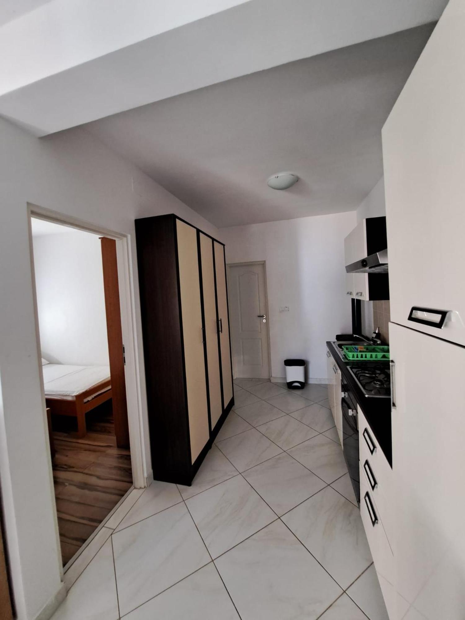 Apartments Maretic Mandre Exterior photo