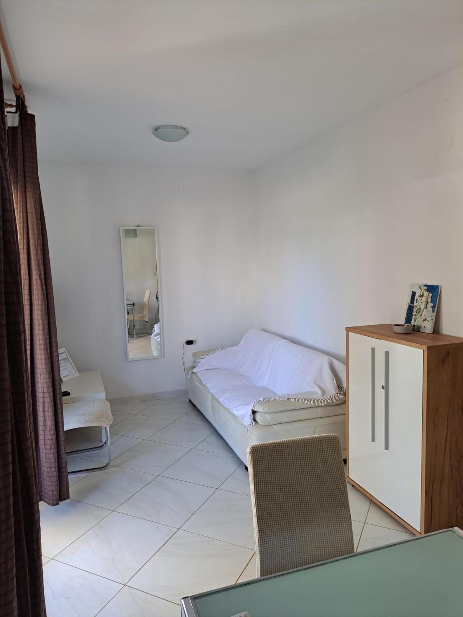 Apartments Maretic Mandre Exterior photo